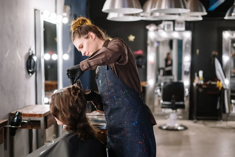 Tại Salon Vân Thúy